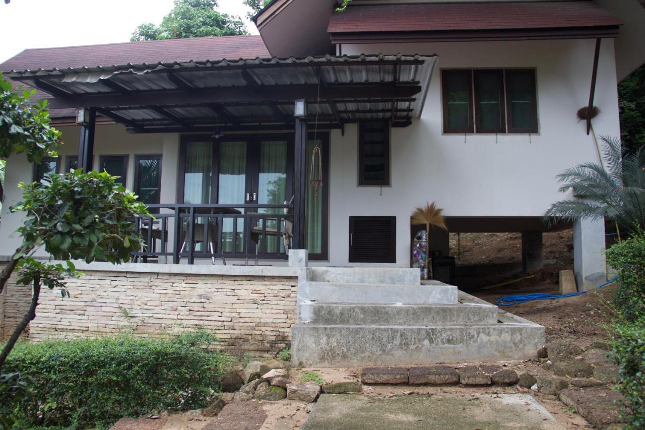 บ้านธานี Vila